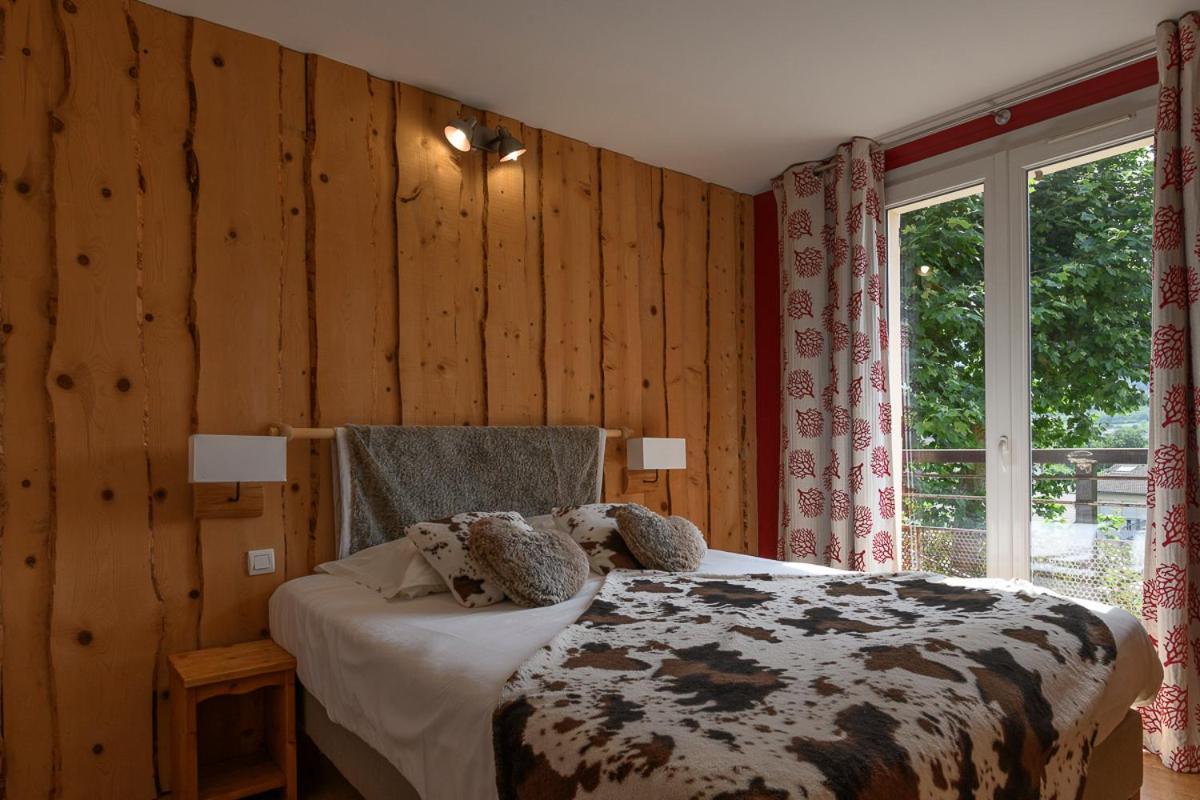 Logis Hotel Restaurant Le Castel Fleuri Saint-Jean-en-Royans Exteriör bild