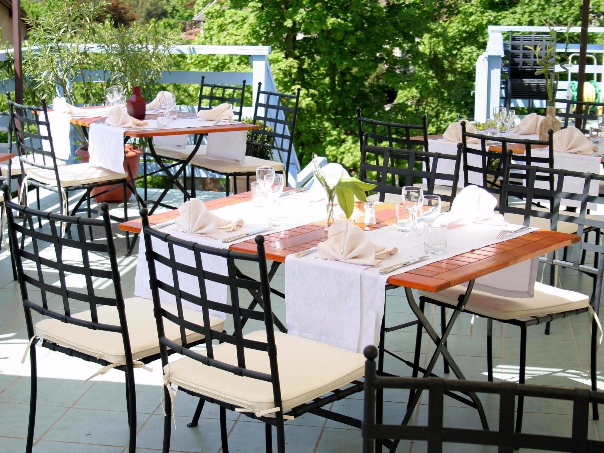 Logis Hotel Restaurant Le Castel Fleuri Saint-Jean-en-Royans Exteriör bild