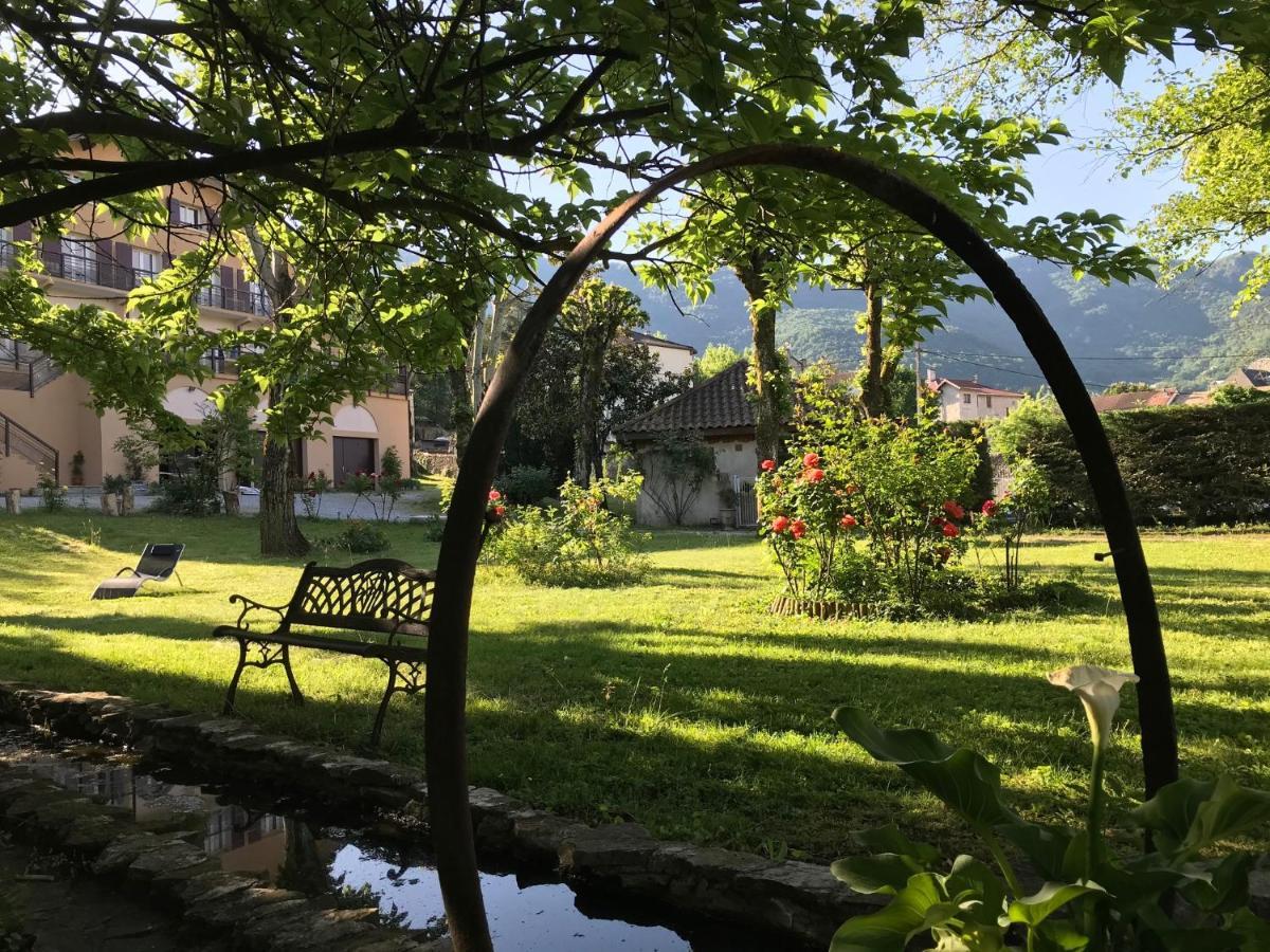 Logis Hotel Restaurant Le Castel Fleuri Saint-Jean-en-Royans Exteriör bild