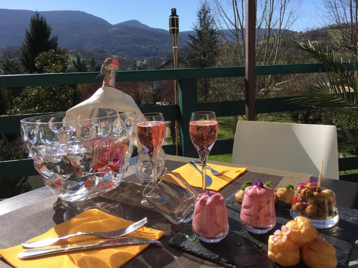 Logis Hotel Restaurant Le Castel Fleuri Saint-Jean-en-Royans Exteriör bild